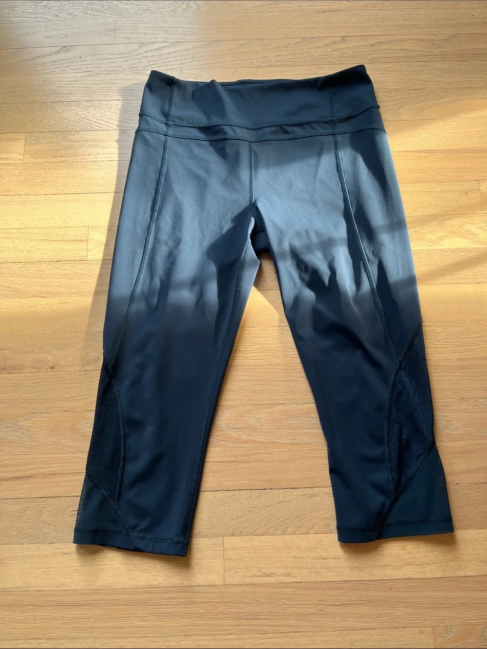 Lululemon Twist and Train crop legging sz 10